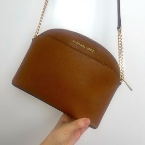 MICHAEL KORS Jet Set Travel Leather Dome Crossbody Bag in Brown